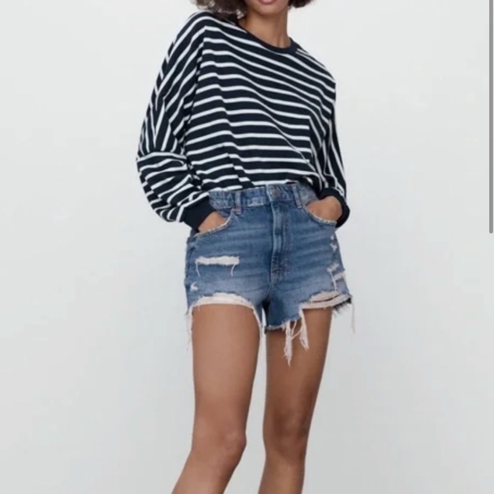 Zara The HW Ripped Denim Shorts